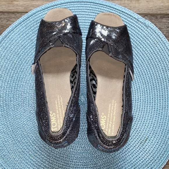 Toms Silver Sequins Wedges - Picture 6 of 6